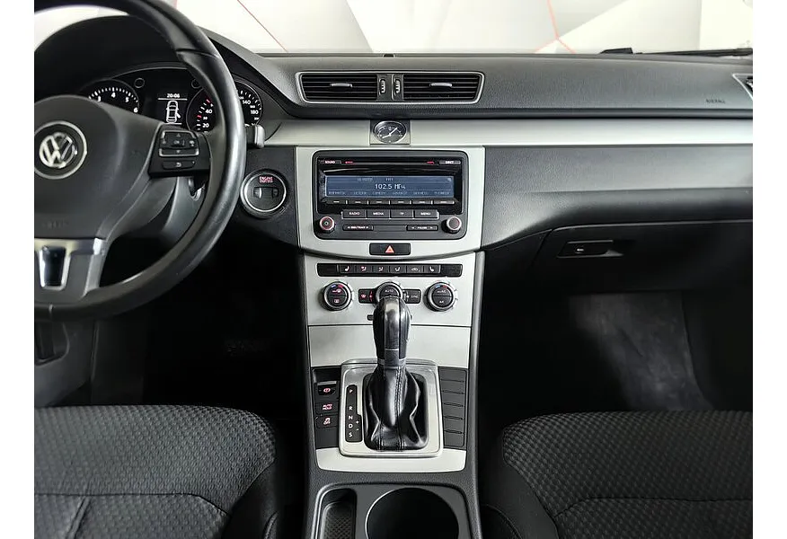 Volkswagen Passat 1.4 TSI BlueMotion DSG (125 л.с.) Trendline Серый в АВИЛОН. Слайд №15