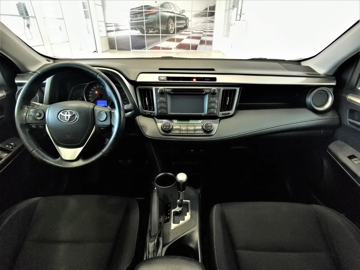 Toyota RAV4 2.2 D AT 4WD (150 л.с.) Комфорт Белый в АВИЛОН. Слайд №13
