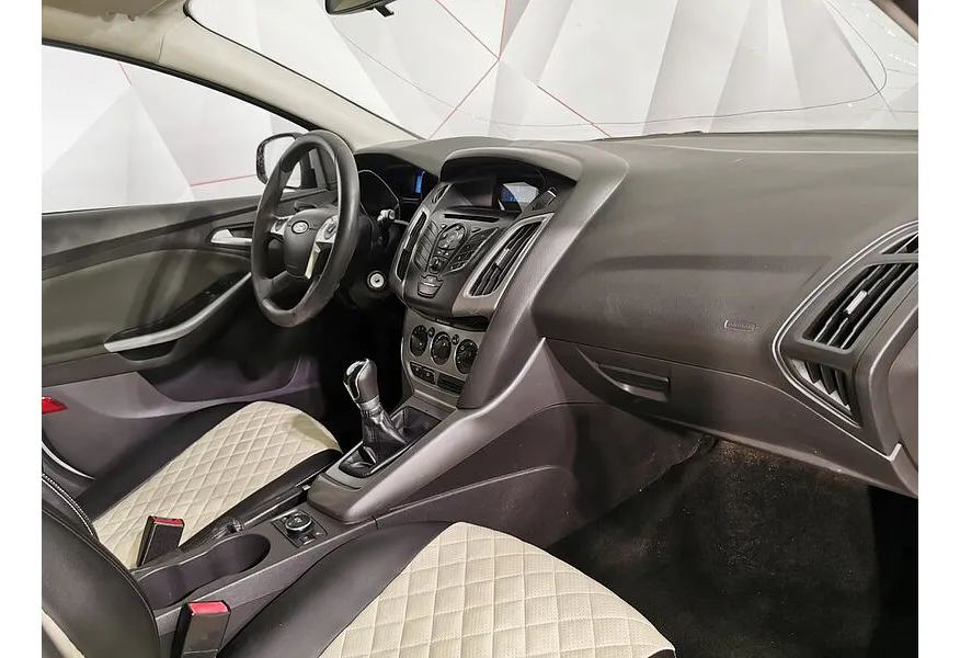 Ford Focus 1.6 MT (105 л.с.) Trend Серебристый в АВИЛОН. Слайд №13