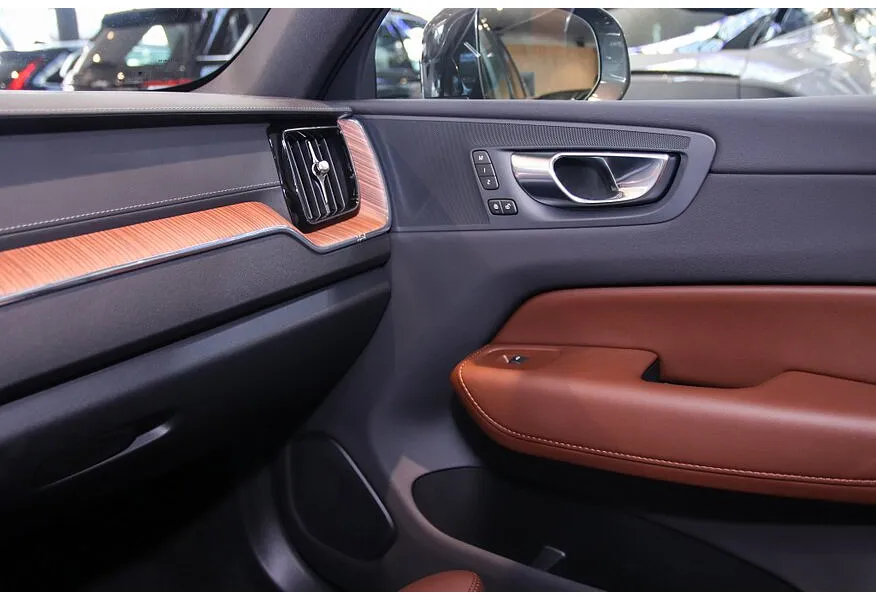 АВИЛОН - Volvo XC60 2.0 AT AWD (264 л.с.) Luxury Edition Серый - slide 9