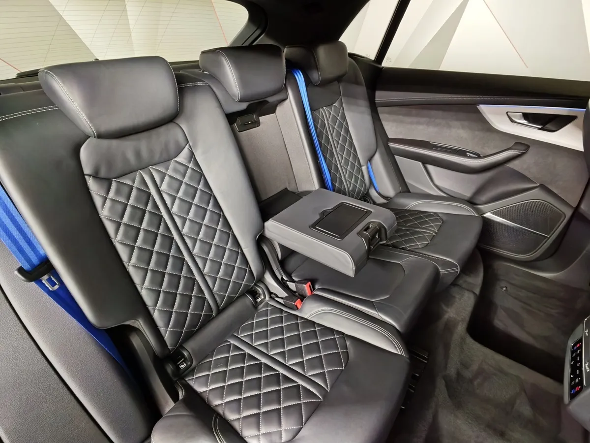 Audi Q8 45 TDI Tiptronic quattro (249 л.с.) Синий в АВИЛОН. Слайд №17