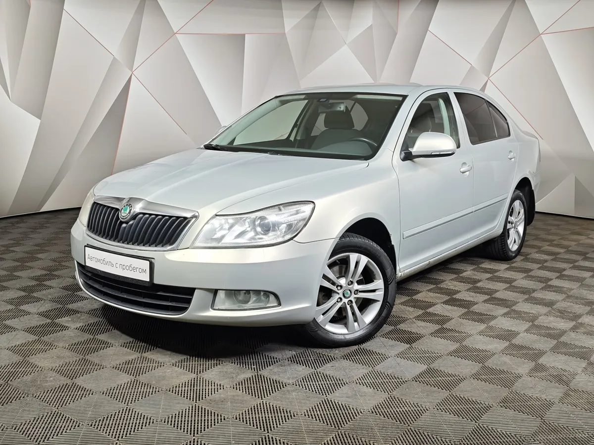 АВИЛОН - Skoda Octavia 1.8 TSI AT (152 л.с.) Active (CKD) Серебристый - slide 10207302