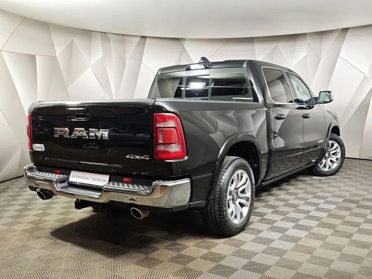 RAM 1500 5.7 AT 4x4 6'4" box (400 л.с.) Черный в АВИЛОН. Слайд №2