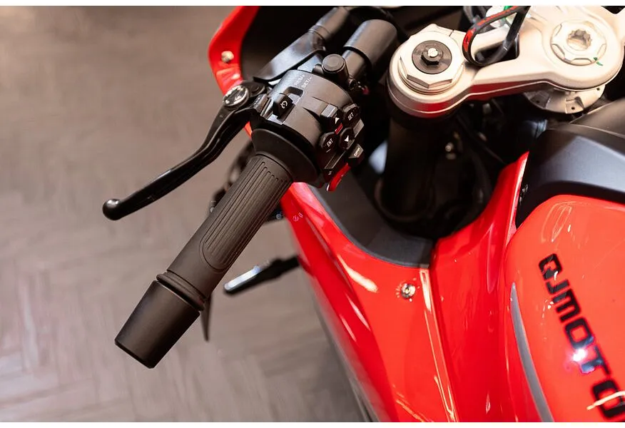 QJMOTOR SRK 800 RR 778 см³ (95 л.с.) 778 в АВИЛОН. Слайд №8 QJMOTOR SRK 800 RR 778 см³ (95 л.с.) 778 в АВИЛОН. Слайд №8