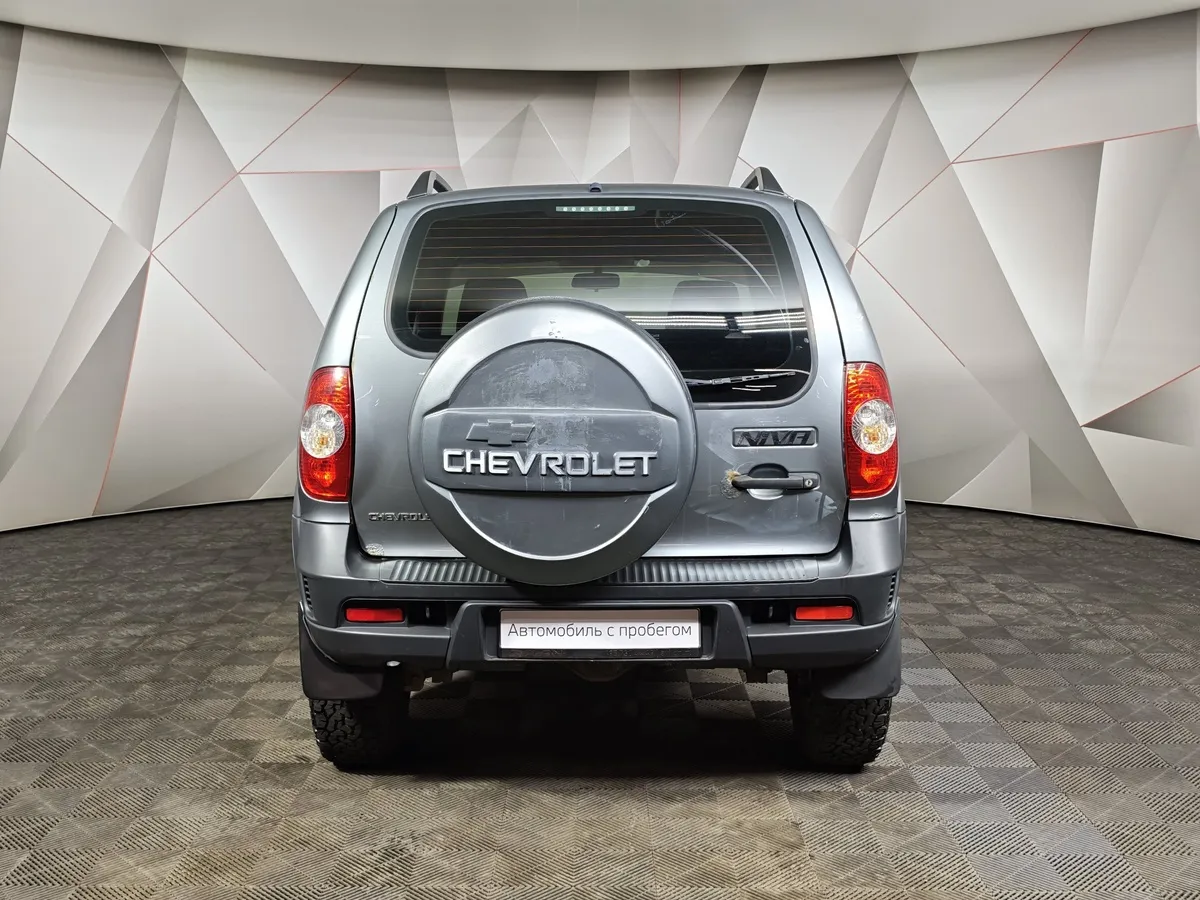 Chevrolet Niva 1.7 MT (80 л.с.) Серый в АВИЛОН. Слайд №8