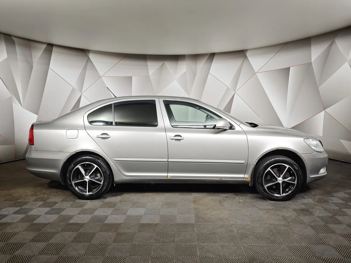 Skoda Octavia 1.6 Tiptronic (102 л.с.) Серый в АВИЛОН. Слайд №6