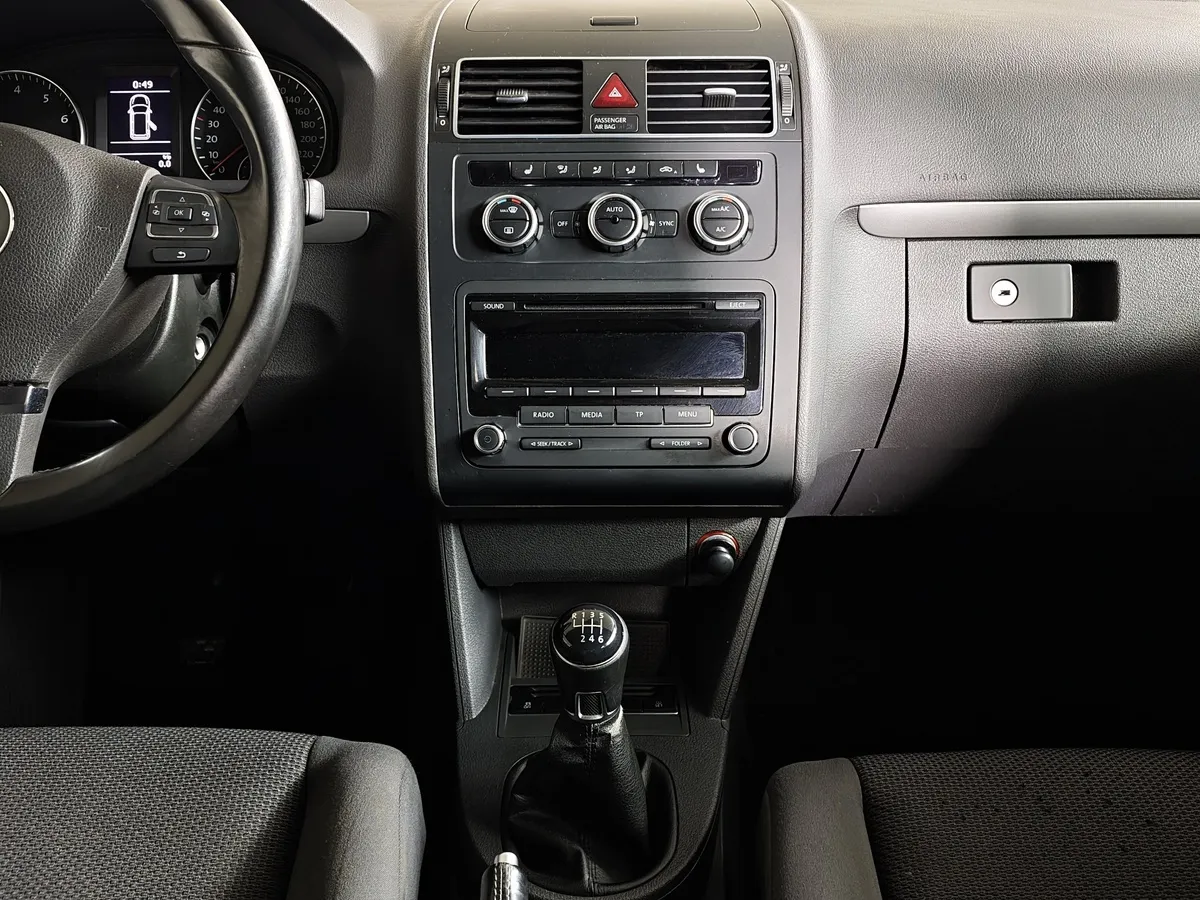 Volkswagen Touran 1.4 TSI MT (140 л.с.) Highline Коричневый в АВИЛОН. Слайд №14