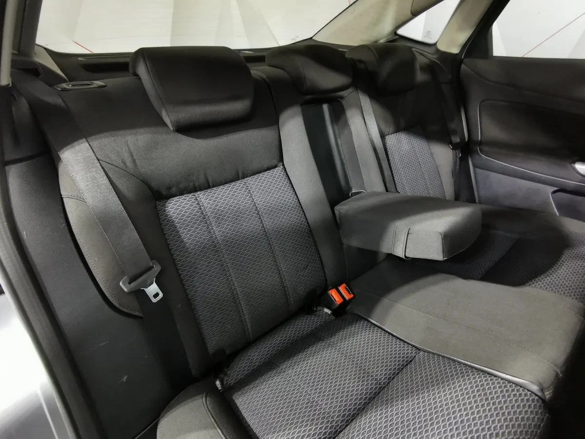 Ford Mondeo 2.0 MT (145 л.с.) Серый в АВИЛОН. Слайд №15