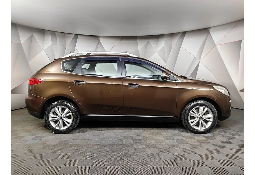 Luxgen 7 2.2 AT 4WD (175 л.с.) Комфорт Плюс Коричневый в АВИЛОН. Слайд №6