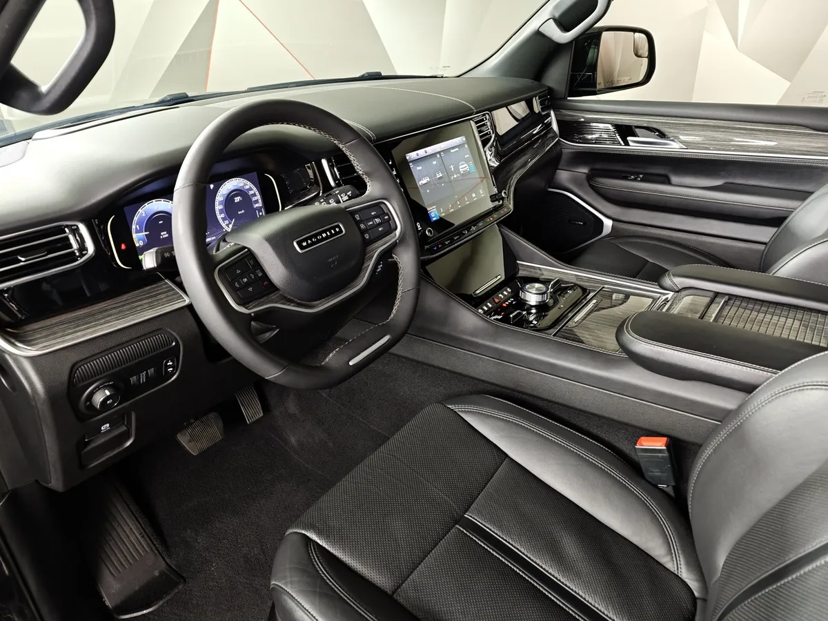 Jeep Grand Wagoneer 5.7 AT 4WD (397 л.с.) 7 мест Overland Черный в АВИЛОН. Слайд №18