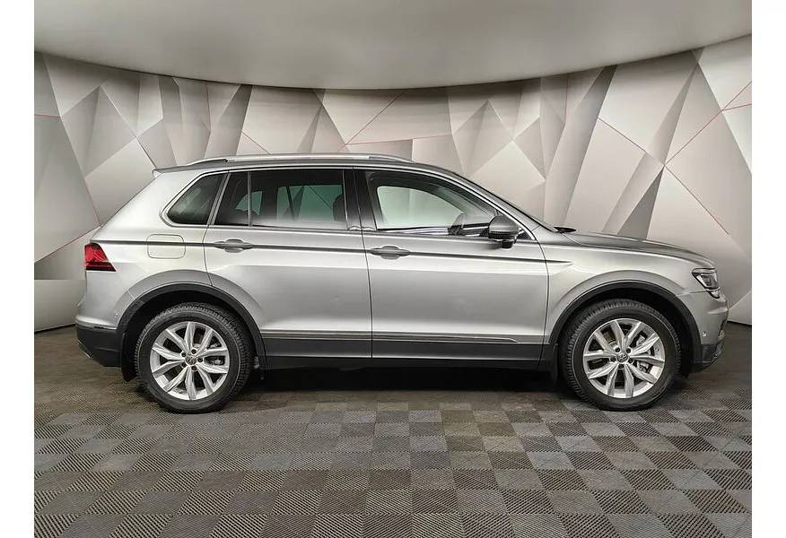 АВИЛОН - Volkswagen Tiguan 2.0 TSI 4Motion DSG (220 л.с.) Highline Серебристый - slide 3