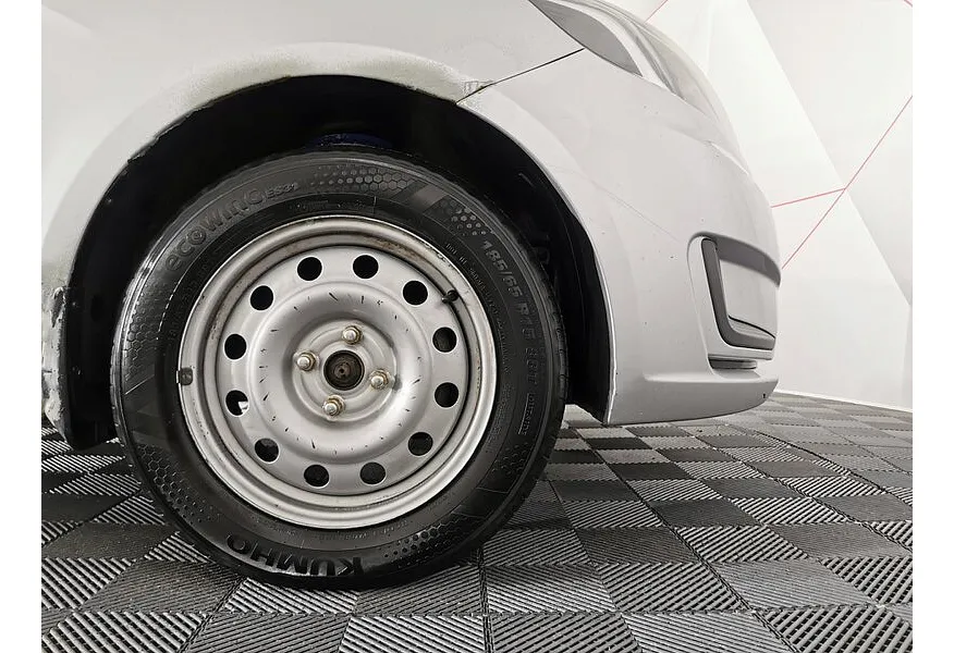 Kia Rio 1.4 MT (107 л.с.) Серебристый в АВИЛОН. Слайд №9