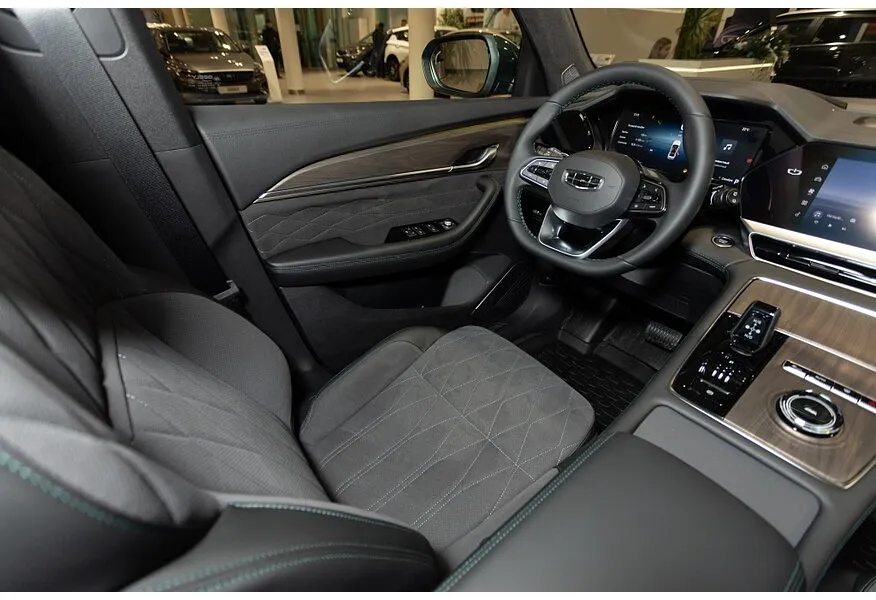 Geely Monjaro 2.0T 8AT 4WD (238 л.с.) Flagship Серый в АВИЛОН. Слайд №15