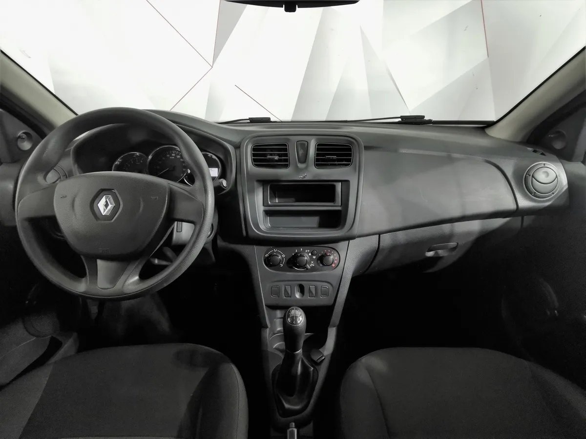 Renault Logan 1.6 MT (82 л.с.) Черный в АВИЛОН. Слайд №13