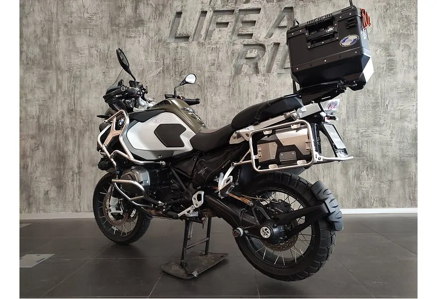 LIVE. Слайд №5