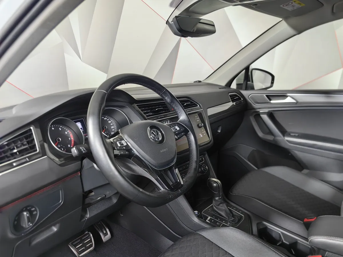 Volkswagen Tiguan 1.4 TSI BlueMotion DSG (150 л.с.) Comfortline Белый в АВИЛОН. Слайд №19