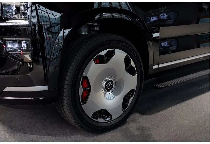 Zeekr 9X 2.0h AT 4WD (1177 л.с.) Ultra Черный в АВИЛОН. Слайд №16