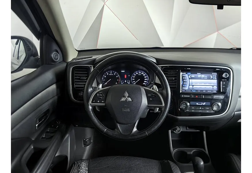 Mitsubishi Outlander 2.4 CVT 4WD (167 л.с.) Черный в АВИЛОН. Слайд №19