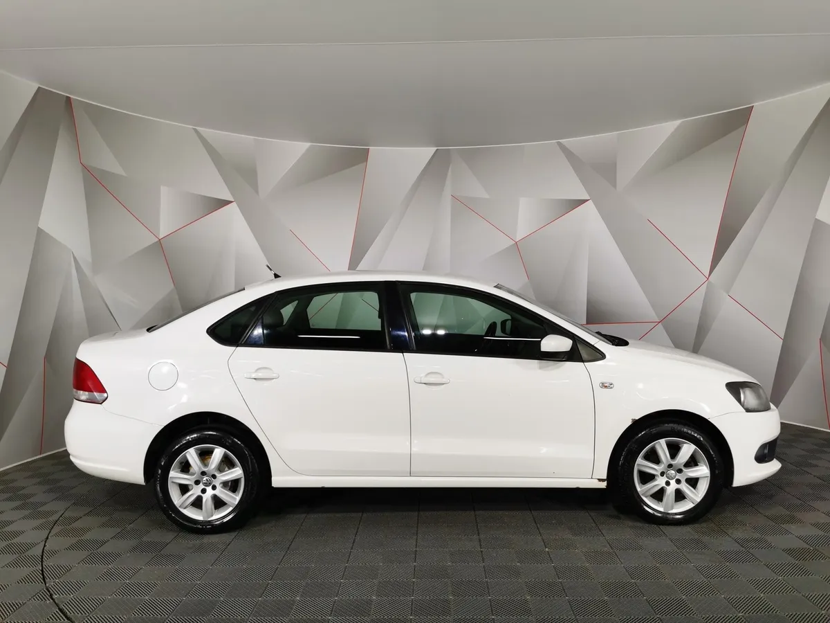 Volkswagen Polo 1.6 MT (105 л.с.) Белый в АВИЛОН. Слайд №6
