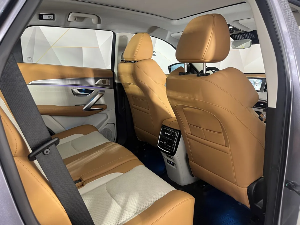 JETOUR X70 Plus 1.6 DCT (190 л.с.) Luxury Серый в АВИЛОН. Слайд №5