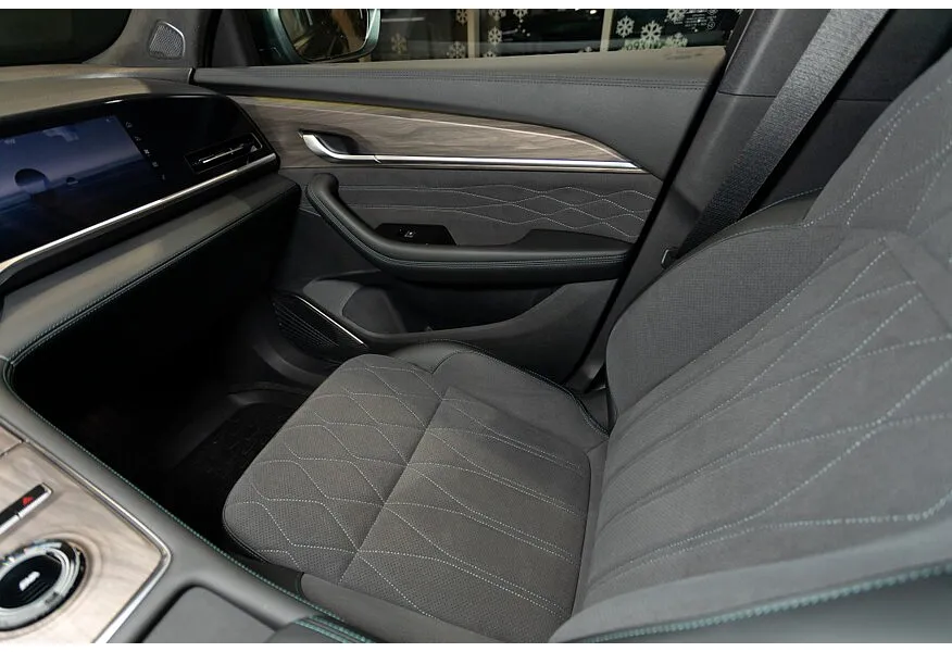 Geely Monjaro 2.0T 8AT 4WD (238 л.с.) Flagship Серый в АВИЛОН. Слайд №13