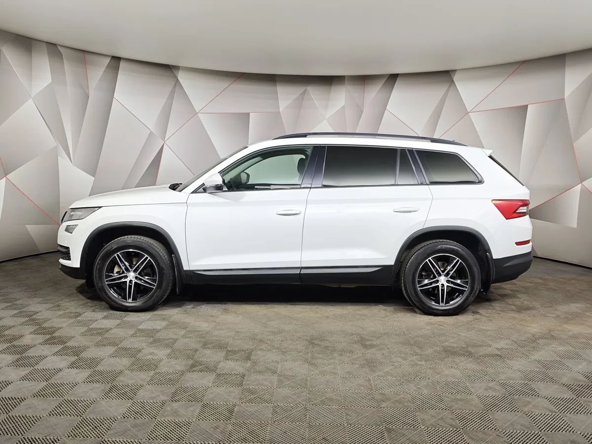 Skoda Kodiaq 1.4 TSI DSG 4X4 (150 л.с.) Белый в АВИЛОН. Слайд №5