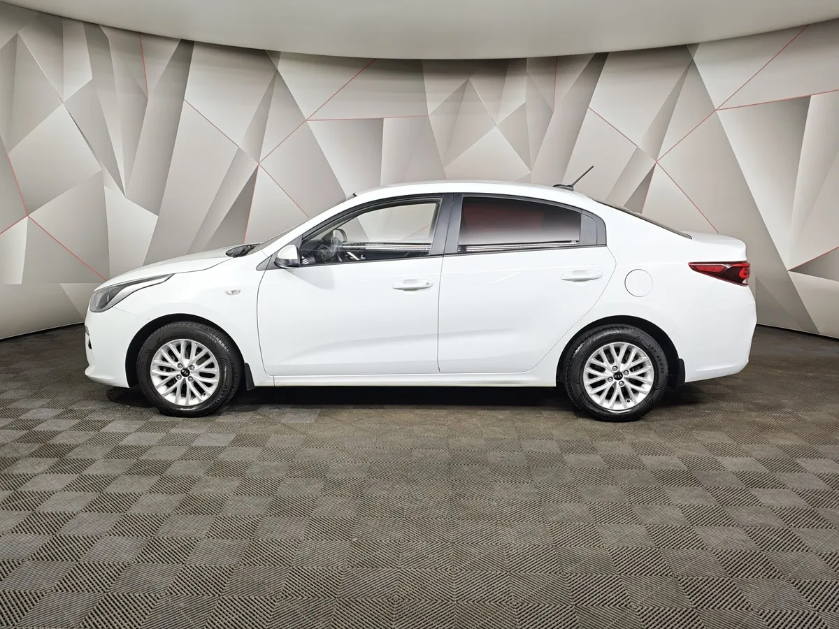 Kia Rio 1.6 AT (123 л.с.) Белый в АВИЛОН. Слайд №5