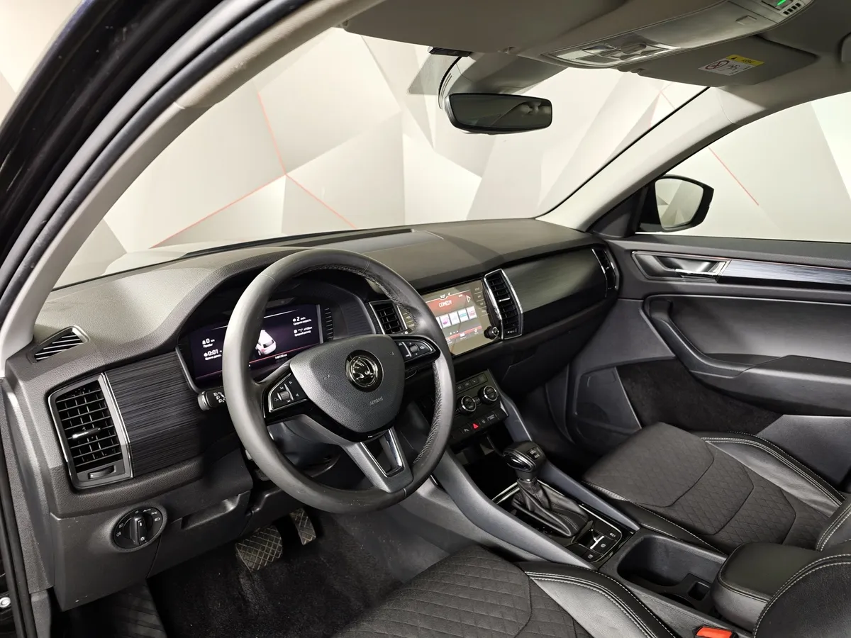 Skoda Kodiaq 2.0 TSI DSG 4X4 (180 л.с.) Черный в АВИЛОН. Слайд №18