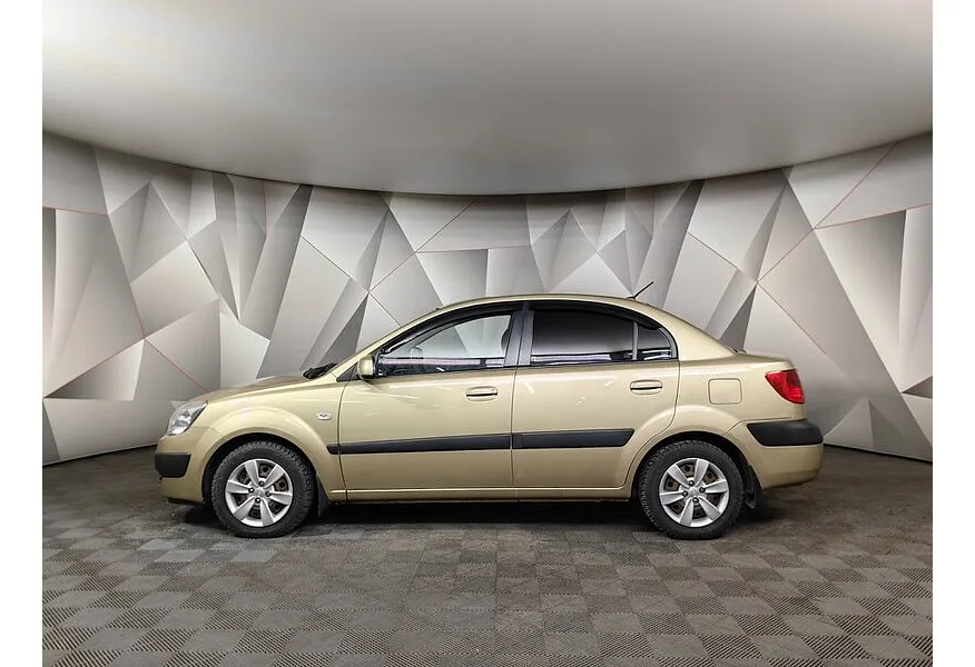 Kia Rio 1.4 AT (107 л.с.) Бежевый в АВИЛОН. Слайд №5