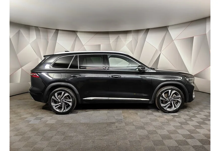 Geely Monjaro 2.0T 8AT 4WD (238 л.с.) Flagship Черный в АВИЛОН. Слайд №6