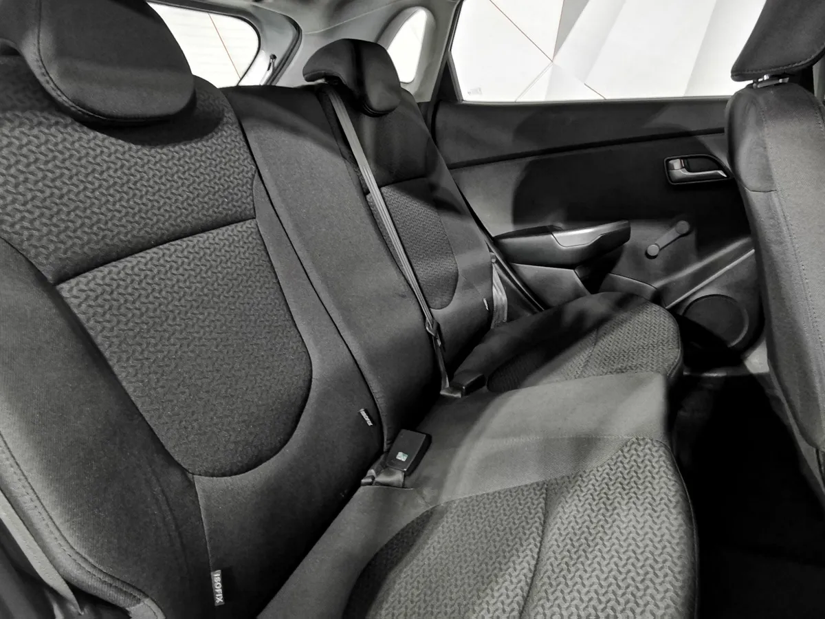 Kia Rio 1.6 AT (123 л.с.) Luxe Серебристый в АВИЛОН. Слайд №17