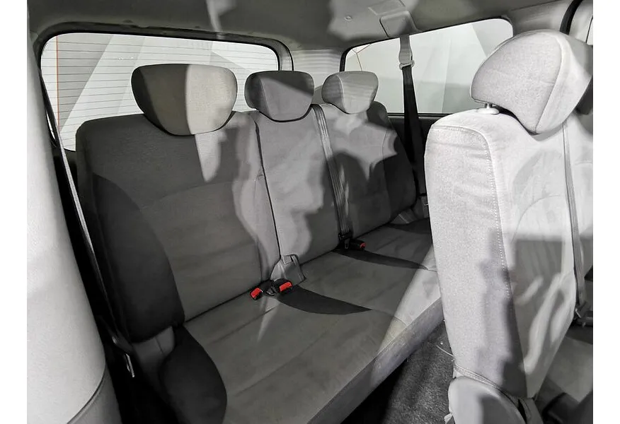 Hyundai H-1 2.4 AT (173 л.с.) Comfort Серебристый в АВИЛОН. Слайд №21