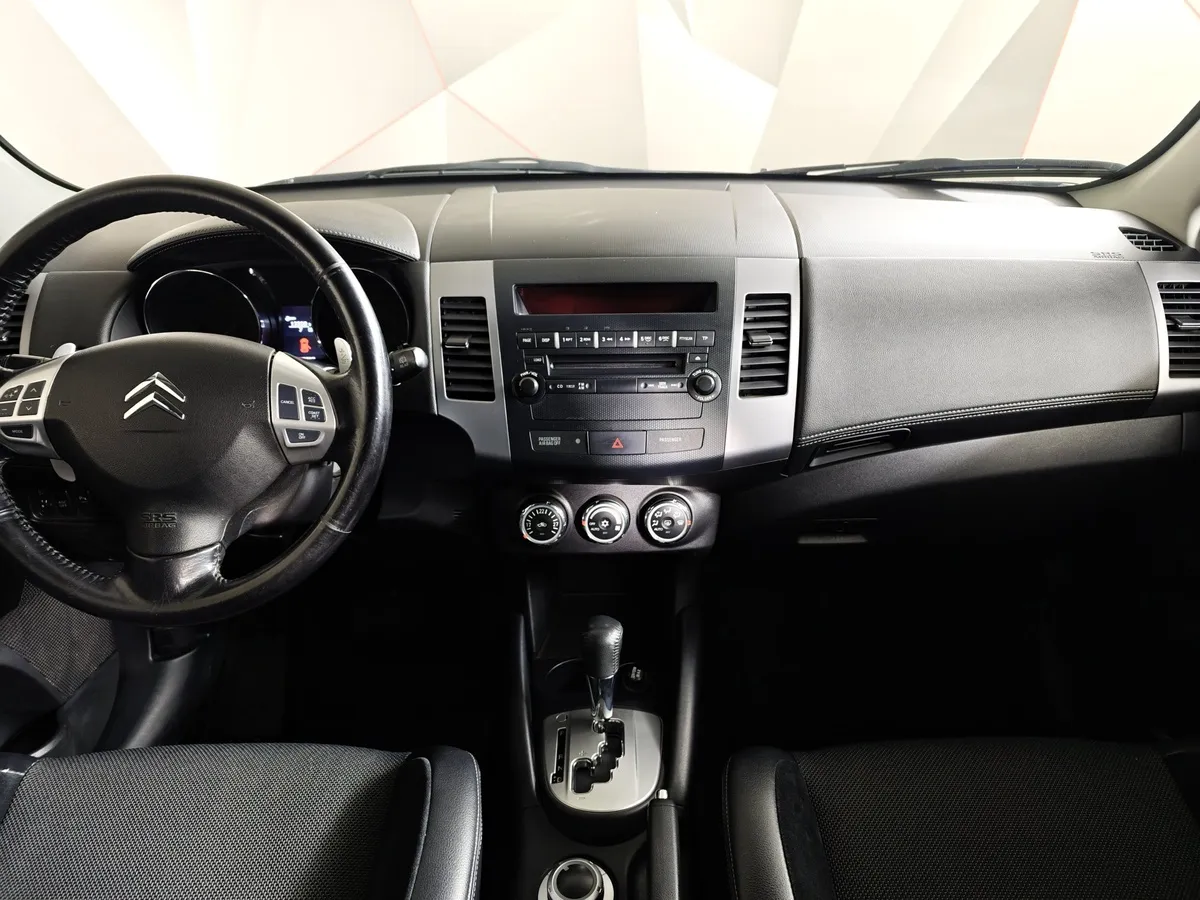 Citroen C-Crosser 2.4 CVT 4WD (170 л.с.) Серый в АВИЛОН. Слайд №14