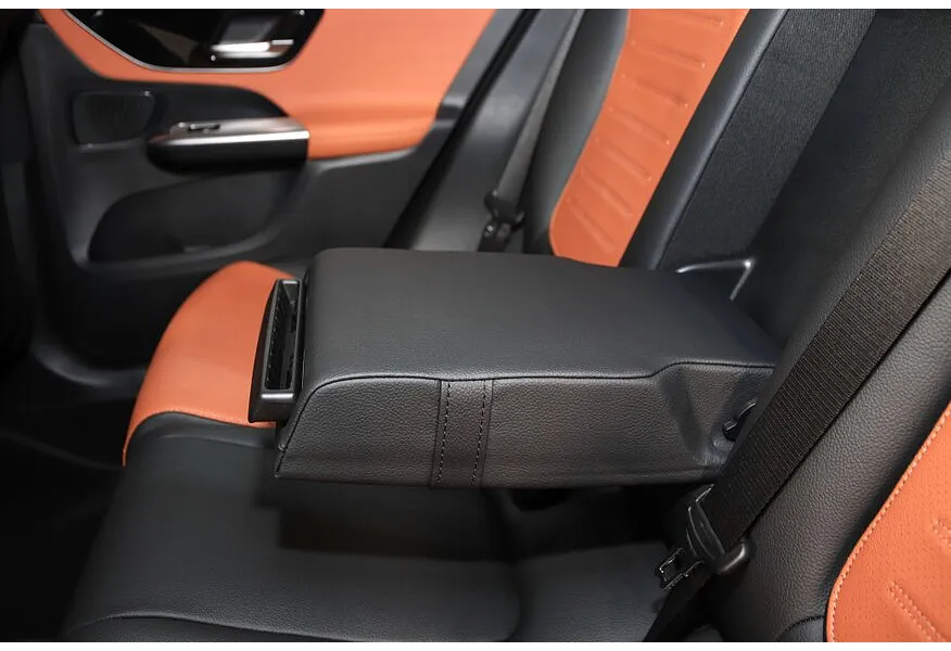 Mercedes-Benz GLC Купе 260 9G-TRONIC 4MATIC (204 л.с.) Черный в АВИЛОН. Слайд №18