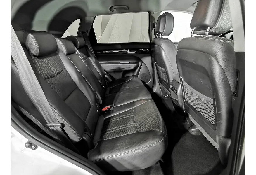 Kia Sorento 2.2 CRDi AT AWD (200 л.с.) Белый в АВИЛОН. Слайд №17