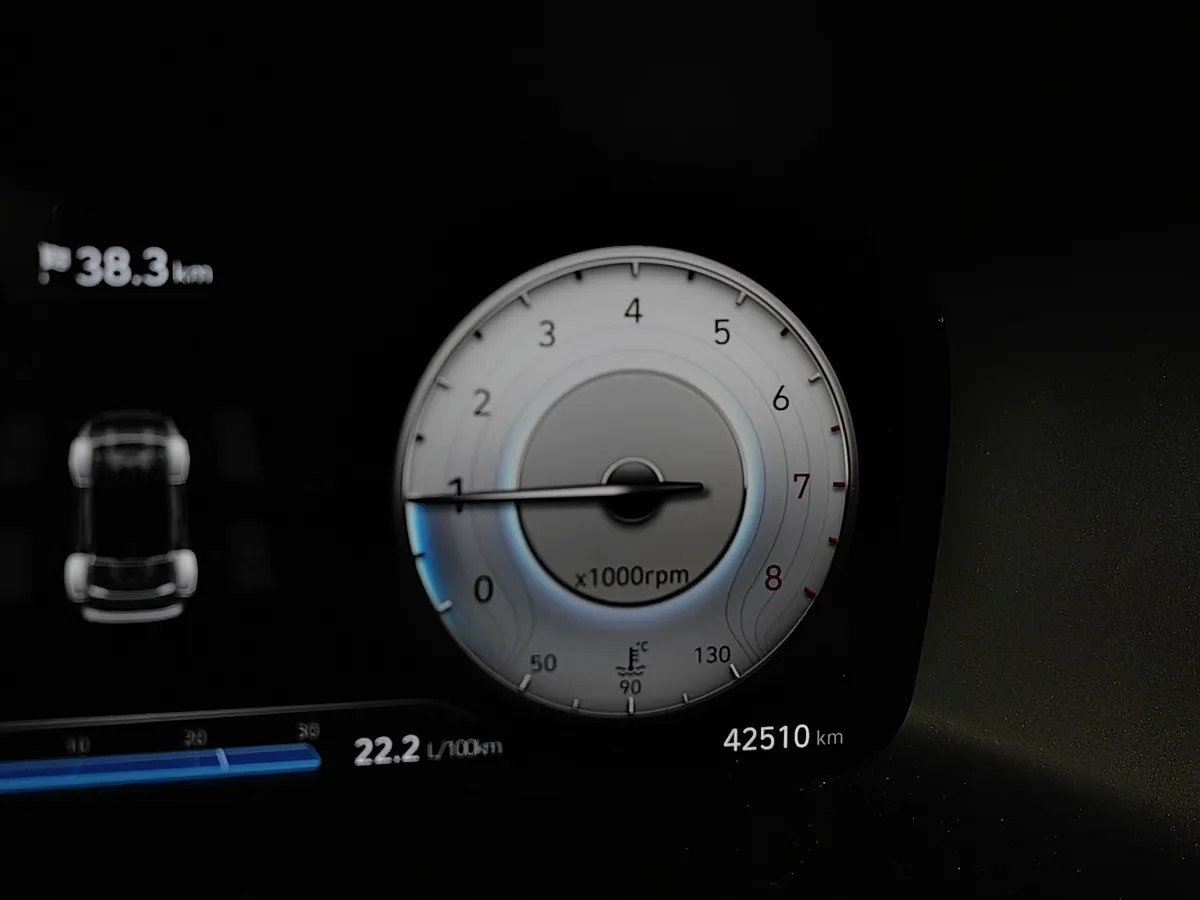 Hyundai Santa Fe 2.5 AWD 6AT (180 л.с.) Prestige Серый в АВИЛОН. Слайд №18