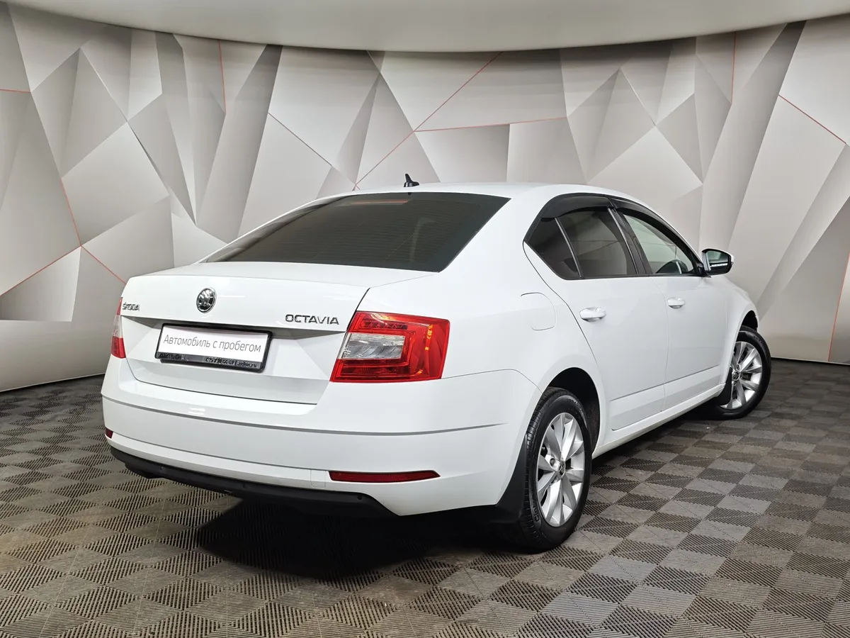 Skoda Octavia 1.6 MPI AT (110 л.с.) Белый в АВИЛОН. Слайд №2
