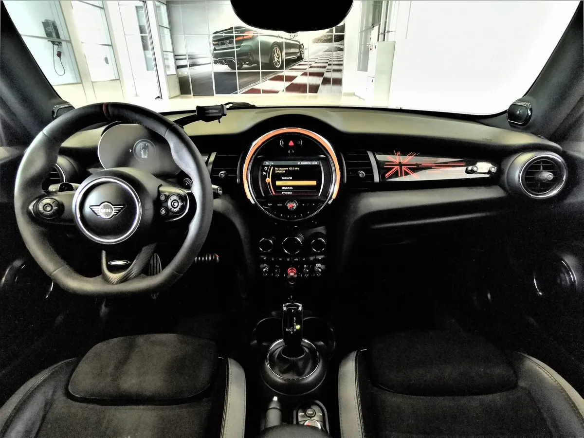 MINI 3 двери JCW 2.0 MT (231 л.с.) Оранжевый в АВИЛОН. Слайд №11