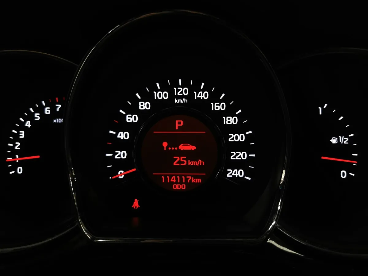 Kia Ceed 1.6 DCT (135 л.с.) Classic Серый в АВИЛОН. Слайд №17