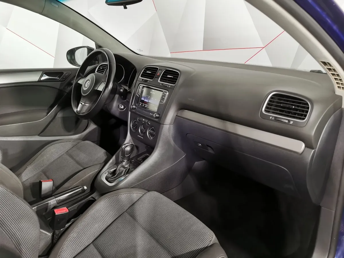 Volkswagen Golf 1.6 DSG (102 л.с.) Trendline Синий в АВИЛОН. Слайд №12 Volkswagen Golf 1.6 DSG (102 л.с.) Trendline Синий в АВИЛОН. Слайд №12