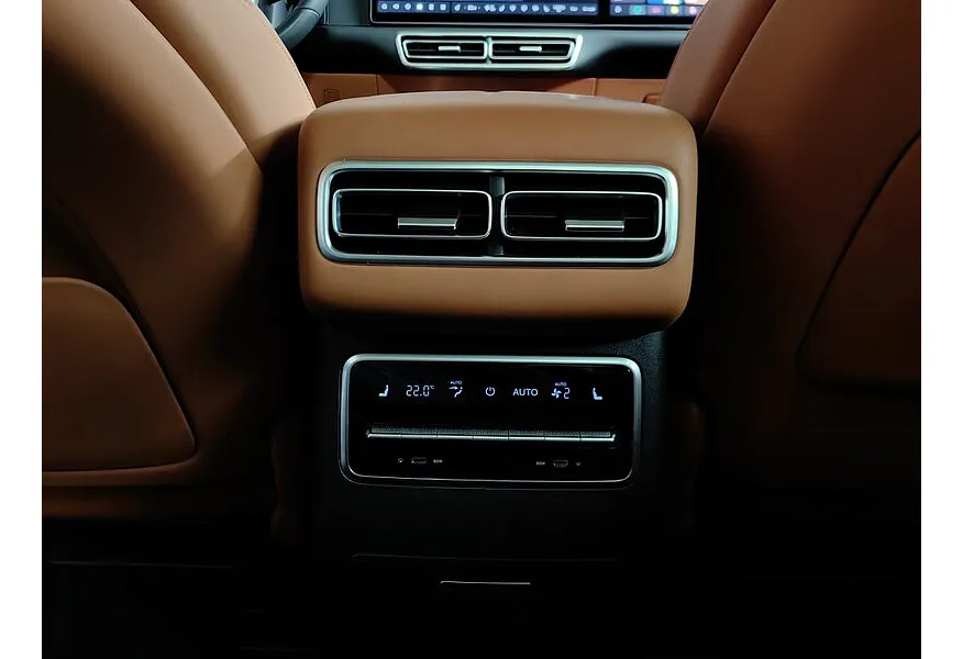 Li Auto L7 1.5 AT 4WD (449 л.с.) Max Черный в АВИЛОН. Слайд №26