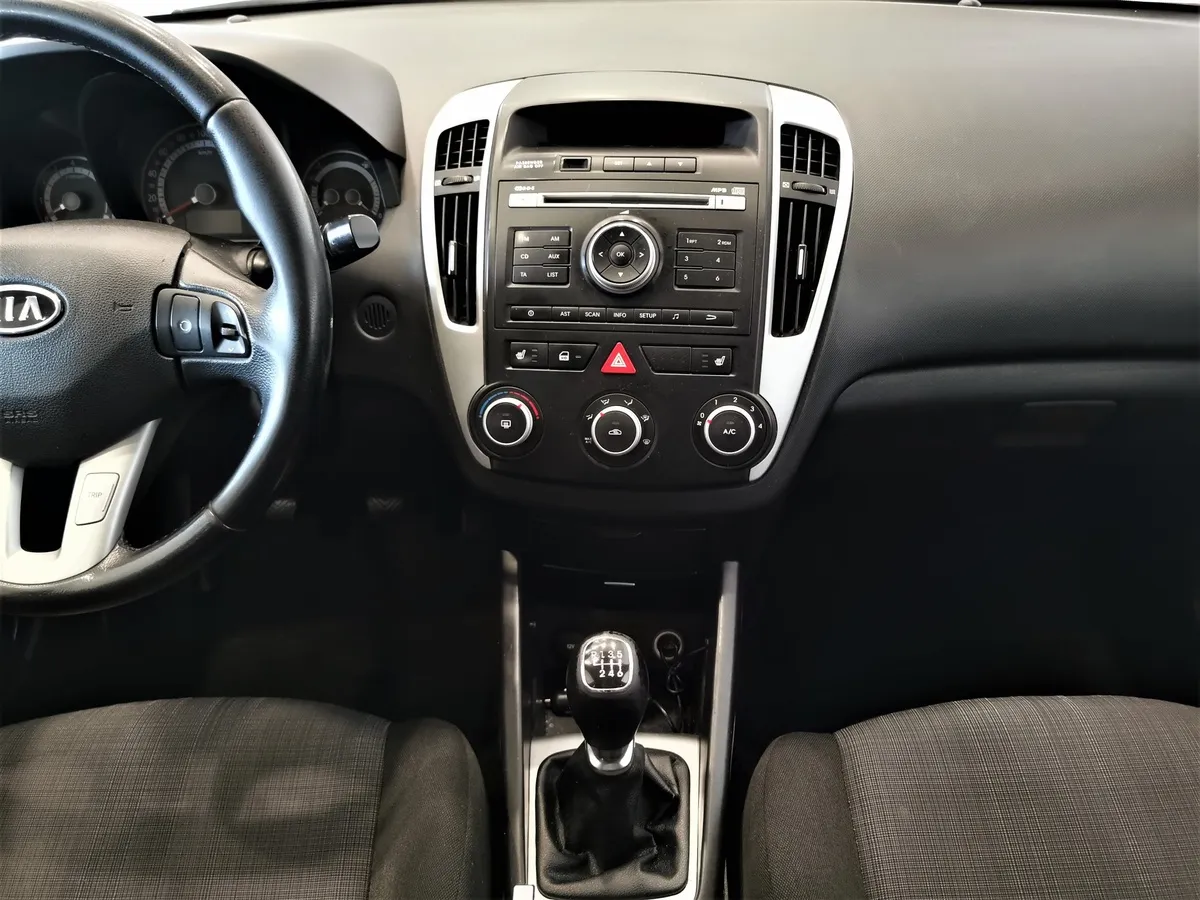 Kia Ceed 1.6 MT (129 л.с.) Comfort Красный в АВИЛОН. Слайд №12