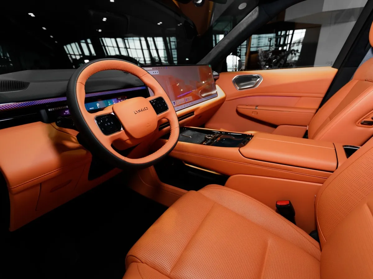 Lynk & Co 900 2.0 AT 4WD (884 л.с.) Ultra Черный в АВИЛОН. Слайд №5