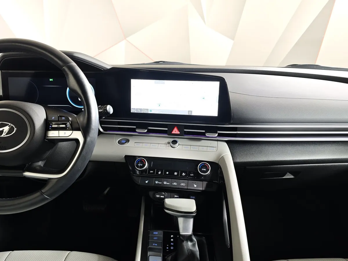 Hyundai Elantra 1.6 AT (128 л.с.) Prestige Синий в АВИЛОН. Слайд №15