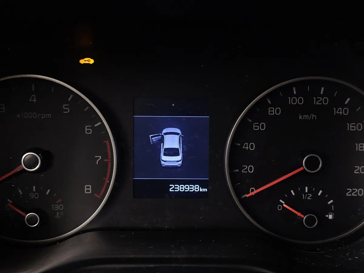 Kia Rio 1.6 AT (123 л.с.) Белый в АВИЛОН. Слайд №18