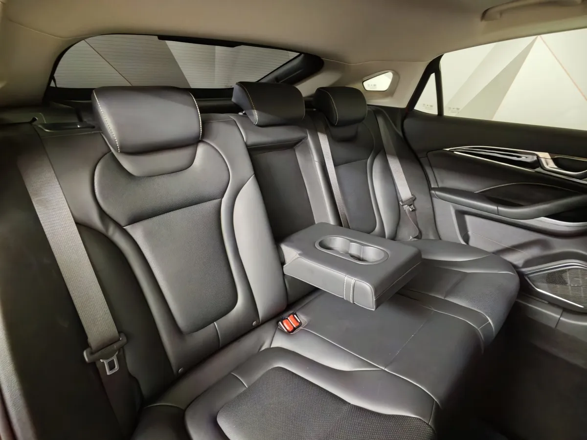 FAW Bestune B70 2.0T AT (224 л.с.) Vision Красный в АВИЛОН. Слайд №17