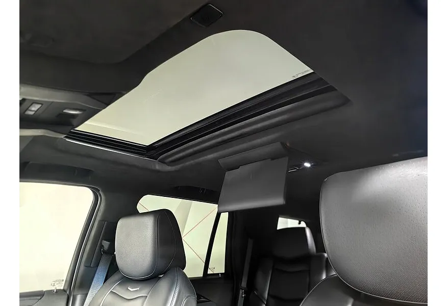 Cadillac Escalade 6.2 V8 AT AWD (420 л.с.) Sport Platinum Черный в АВИЛОН. Слайд №26