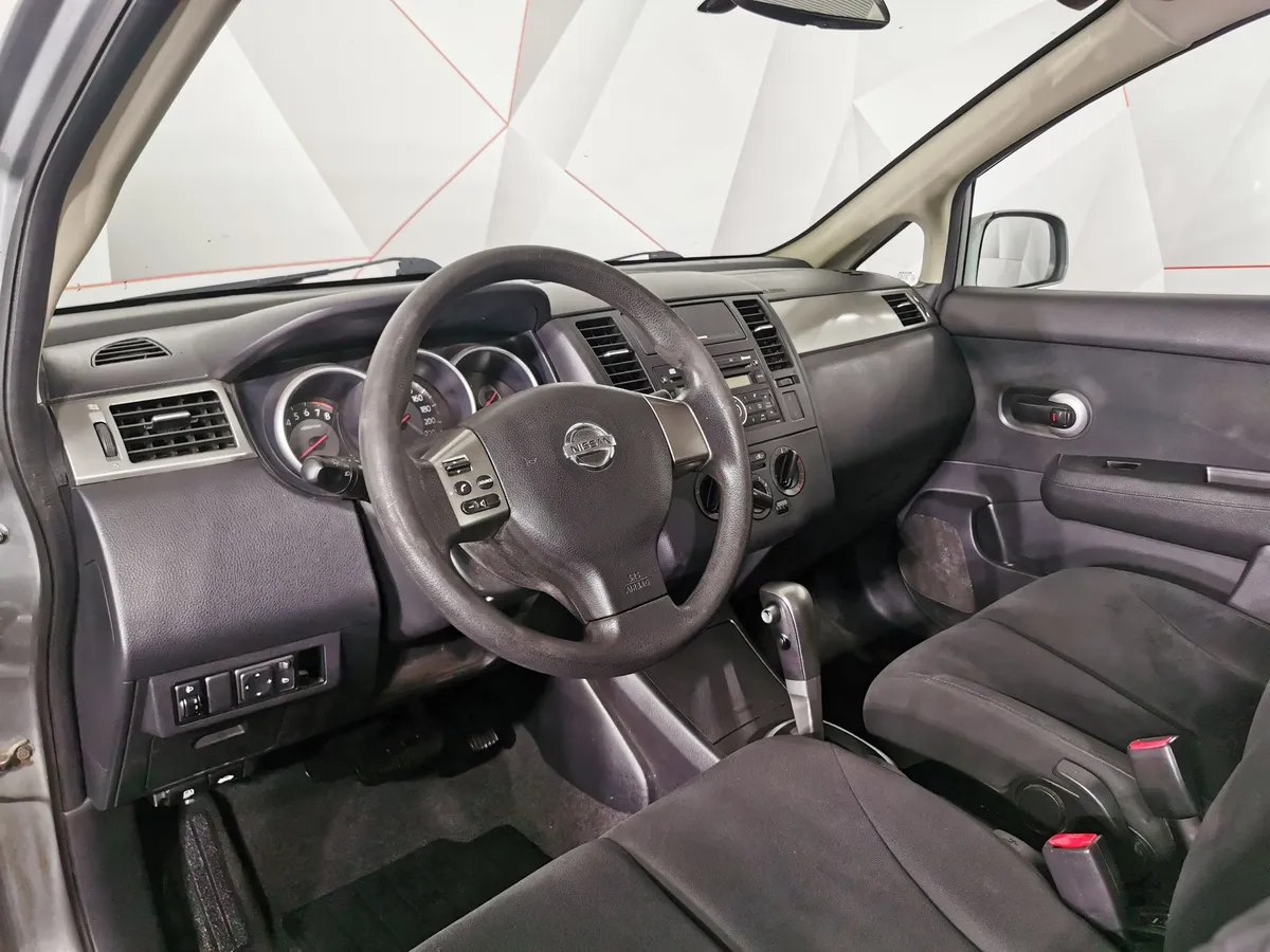 Nissan Tiida 1.6 AT (110 л.с.) Серый в АВИЛОН. Слайд №18