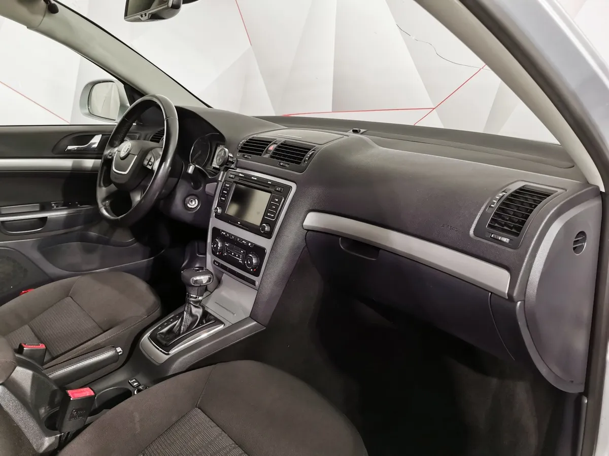 Skoda Octavia 1.8 TSI AT (152 л.с.) Elegance Серебристый в АВИЛОН. Слайд №12