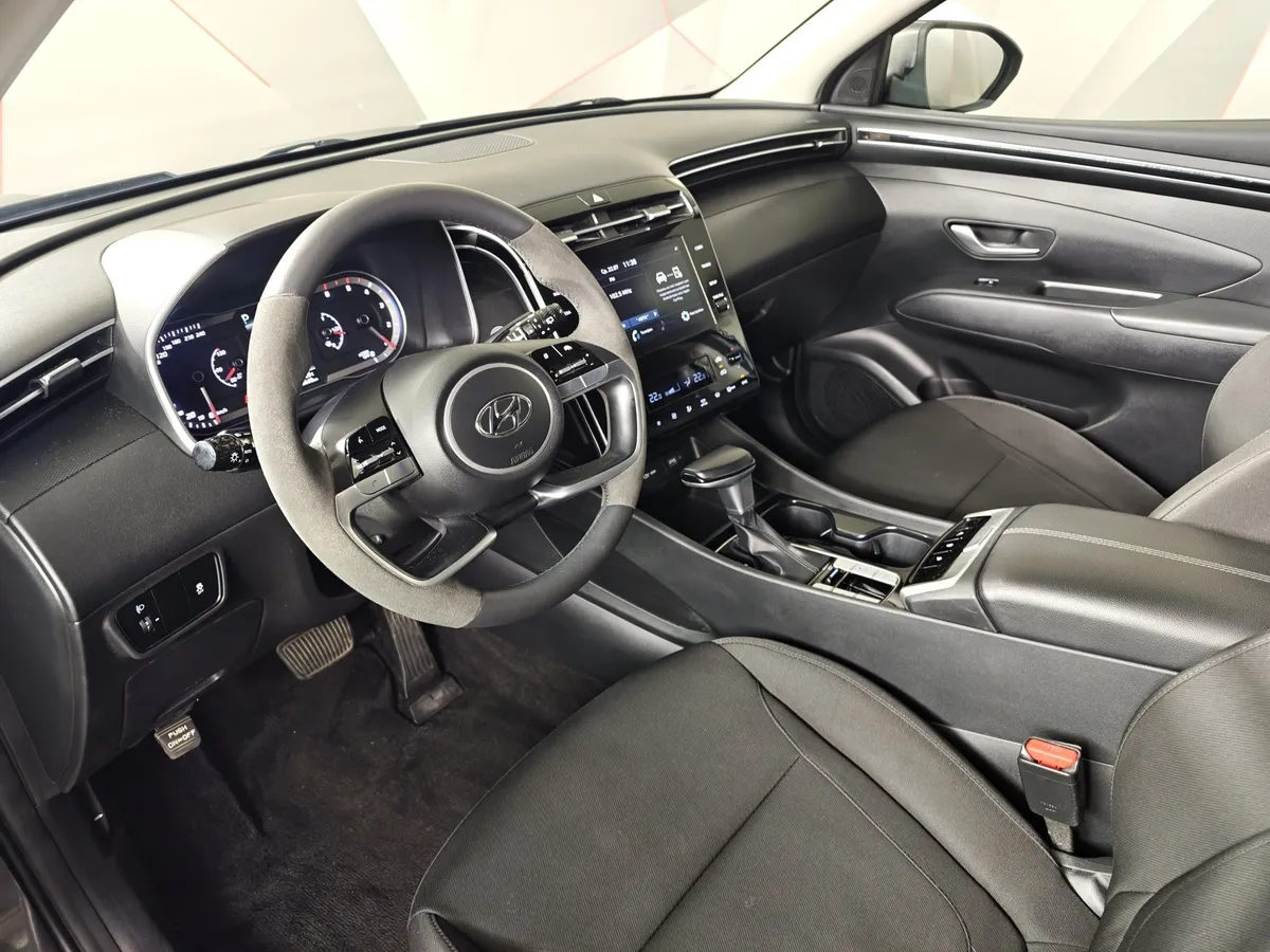 Hyundai Tucson 2.0 (185 л.с.) Diesel-8AT - 4WD Family Серый в АВИЛОН. Слайд №19